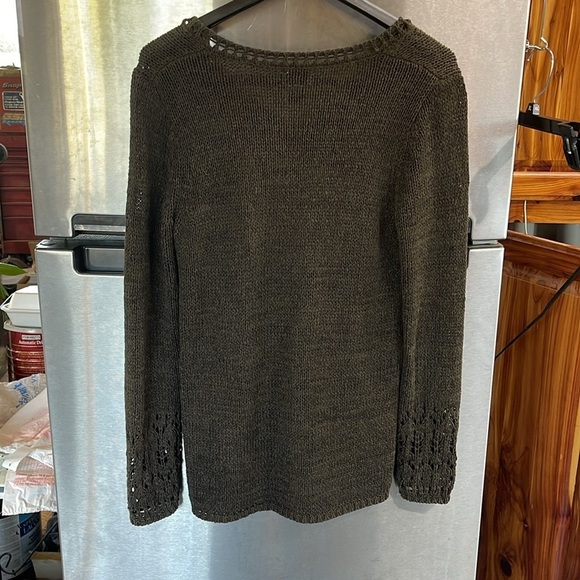 Chico's women’s size 1 (M) brown crochet sweater with sleeve and v-neck detail - Picture 6 of 11